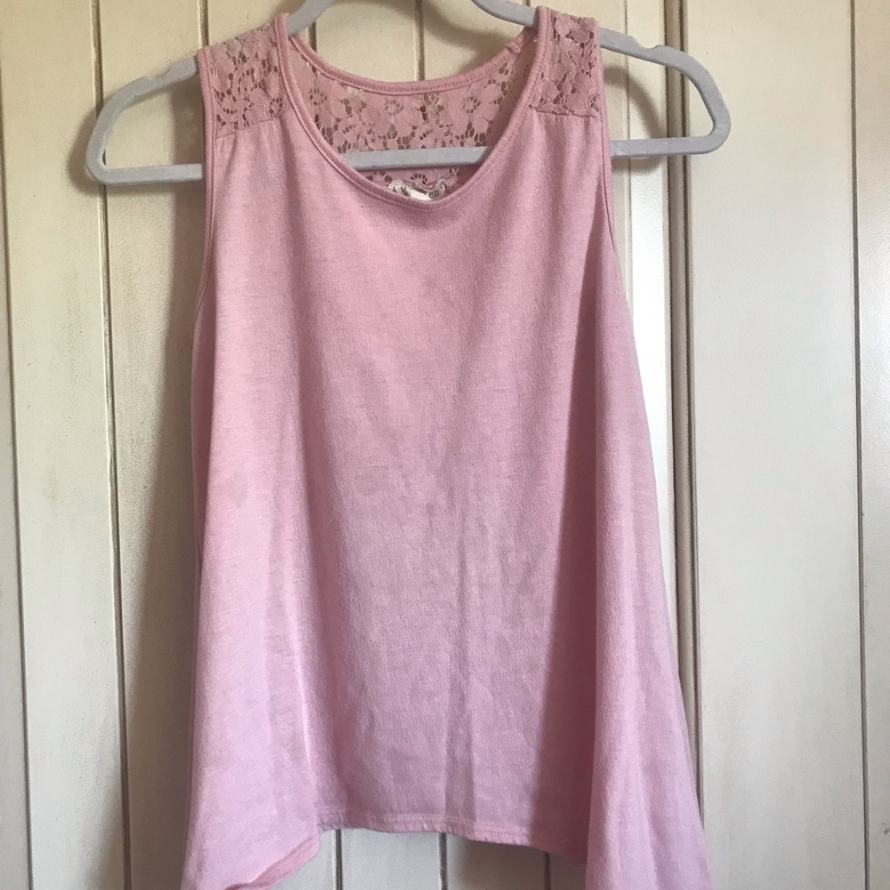 pink tank top